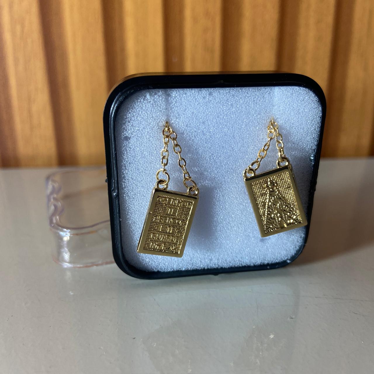 ESCAPULÁRIO DOURADO SAGRADO CORAÇÃO DE JESUS E NOSSA SENHORA APARECIDA (6 UNIDADES)