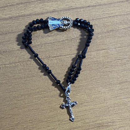 TERÇO PULSEIRA CRISTAL NOSSA SENHORA APARECIDA PRETO  (3 UNIDADES)