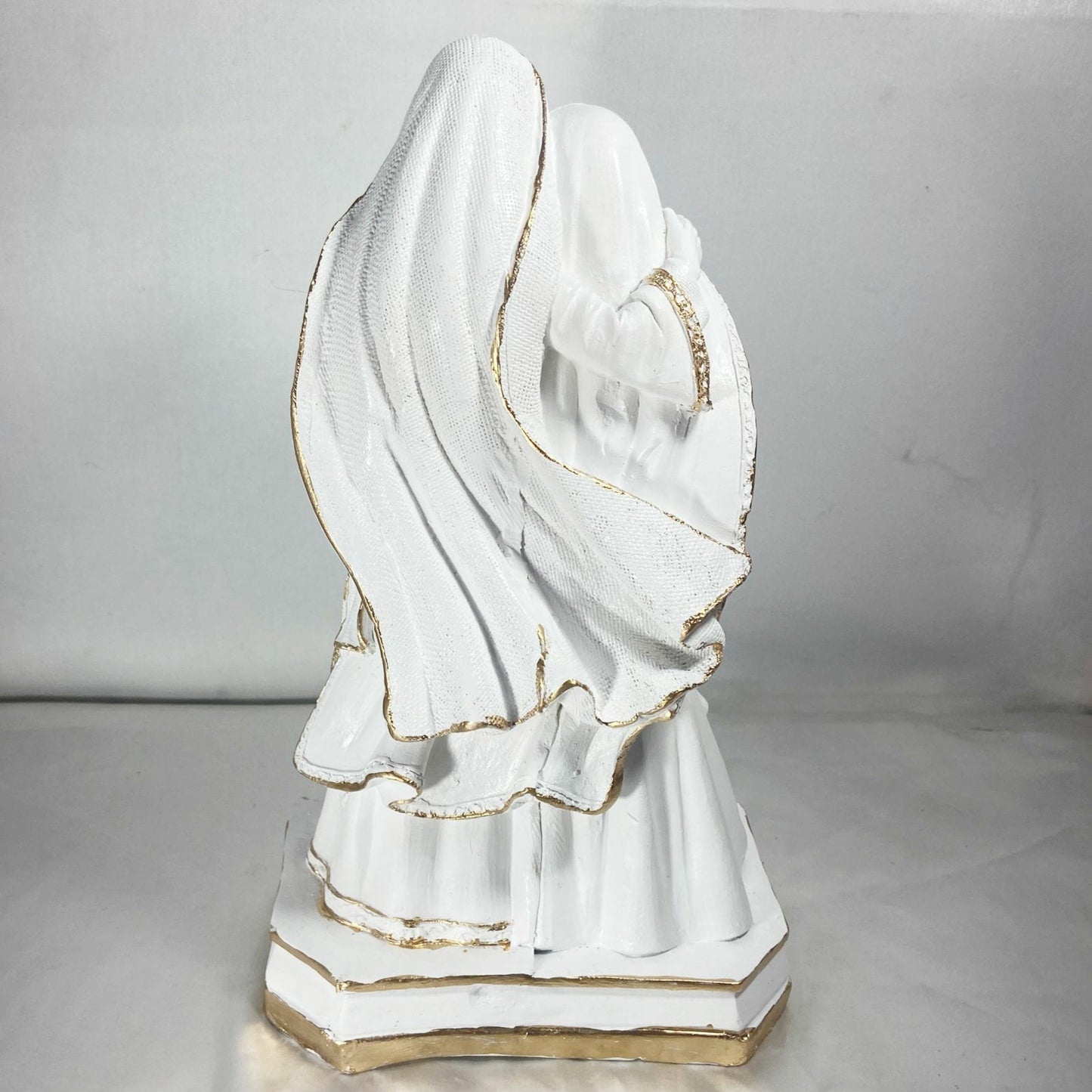 IMAGEM DE GESSO SAGRADA FAMÍLIA BRANCA E DOURADA 32,5CM (1 UNIDADE)