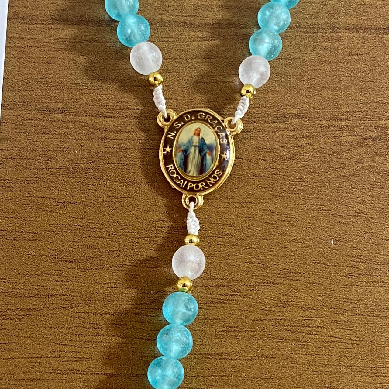 TERÇO PÉROLA AZUL NOSSA SENHORA DAS GRAÇAS 6MM (1 UNIDADE)