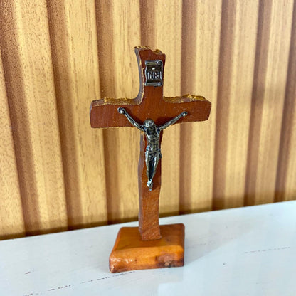 CRUCIFIXO MADEIRA DE MESA ONDULADO 10CM (1 UNIDADE)