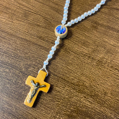 TERÇO PÉROLA MIRIM NOSSA SENHORA DAS GRAÇAS 06MM (12 UNIDADES)
