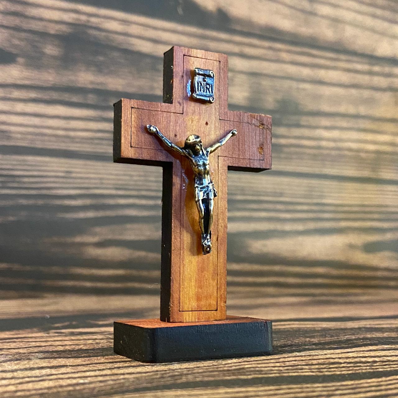 CRUCIFIXO MADEIRA DE MESA 9,0CM (1 UNIDADE)