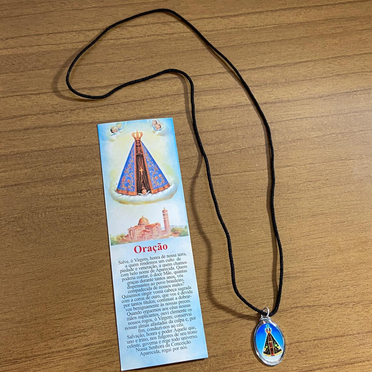 CORDÃO COM MEDALHA RESINADA NOSSA SENHORA APARECIDA (1 UNIDADES)