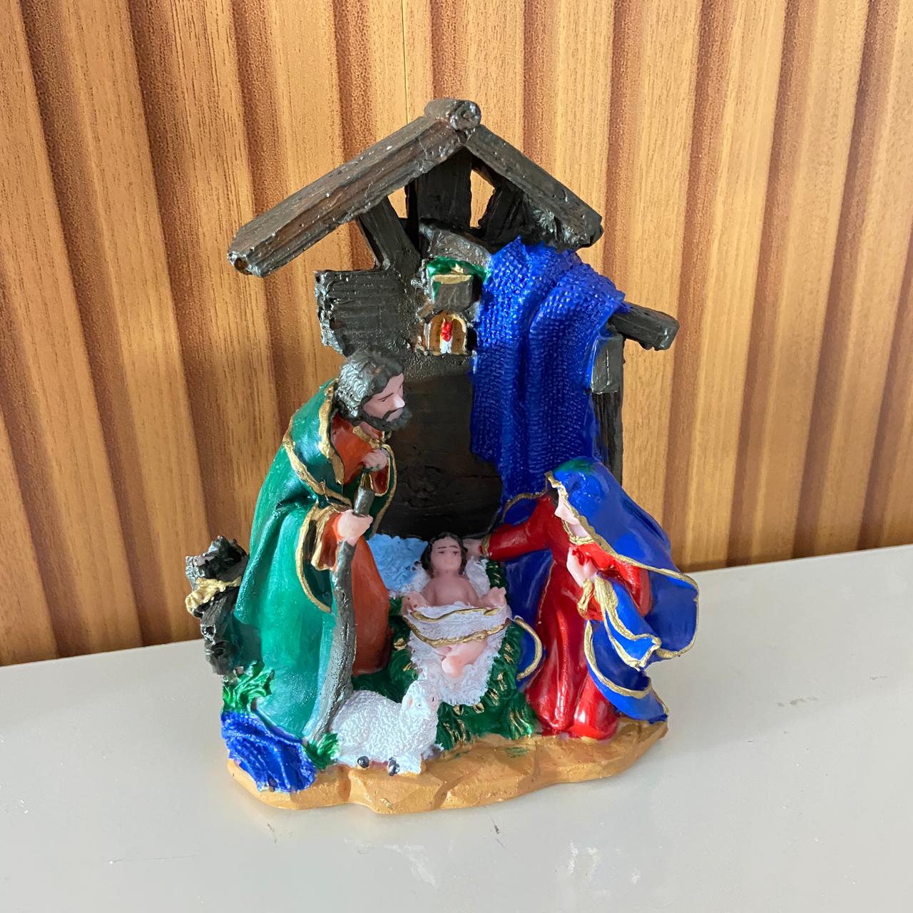 IMAGEM DE RESINA NACIONAL PRESÉPIO ÚNICO CABANA MOD1 15,5CM (1 UNIDADE)