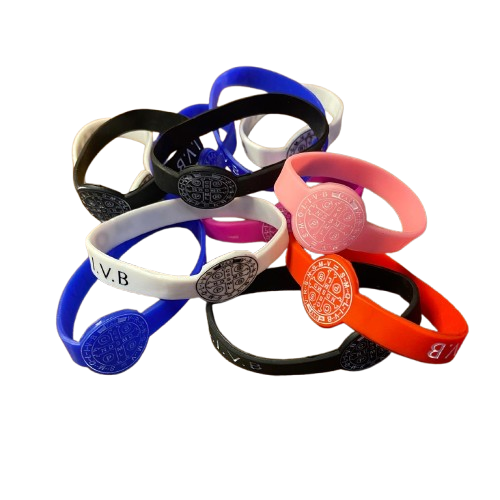 PULSEIRA SILICONE MEDALHA SÃO BENTO CORES SORTIDAS (12 UNIDADES)