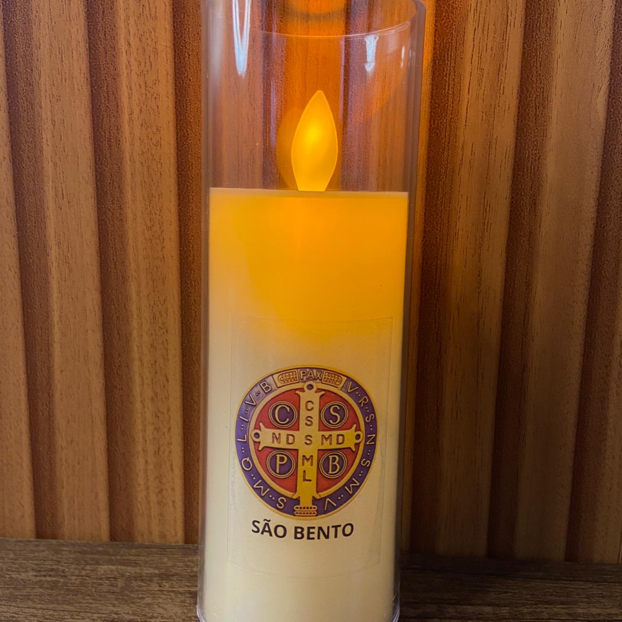 VELA ELETRÔNICA NO COPO DE ACRÍLICO MEDALHA SÃO BENTO 15CM (1 UNIDADE)
