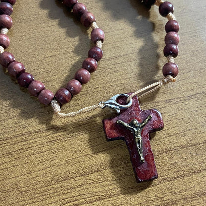 TERÇO PULSEIRA MADEIRA JESUS MISERICORDIOSO (12 UNIDADES)