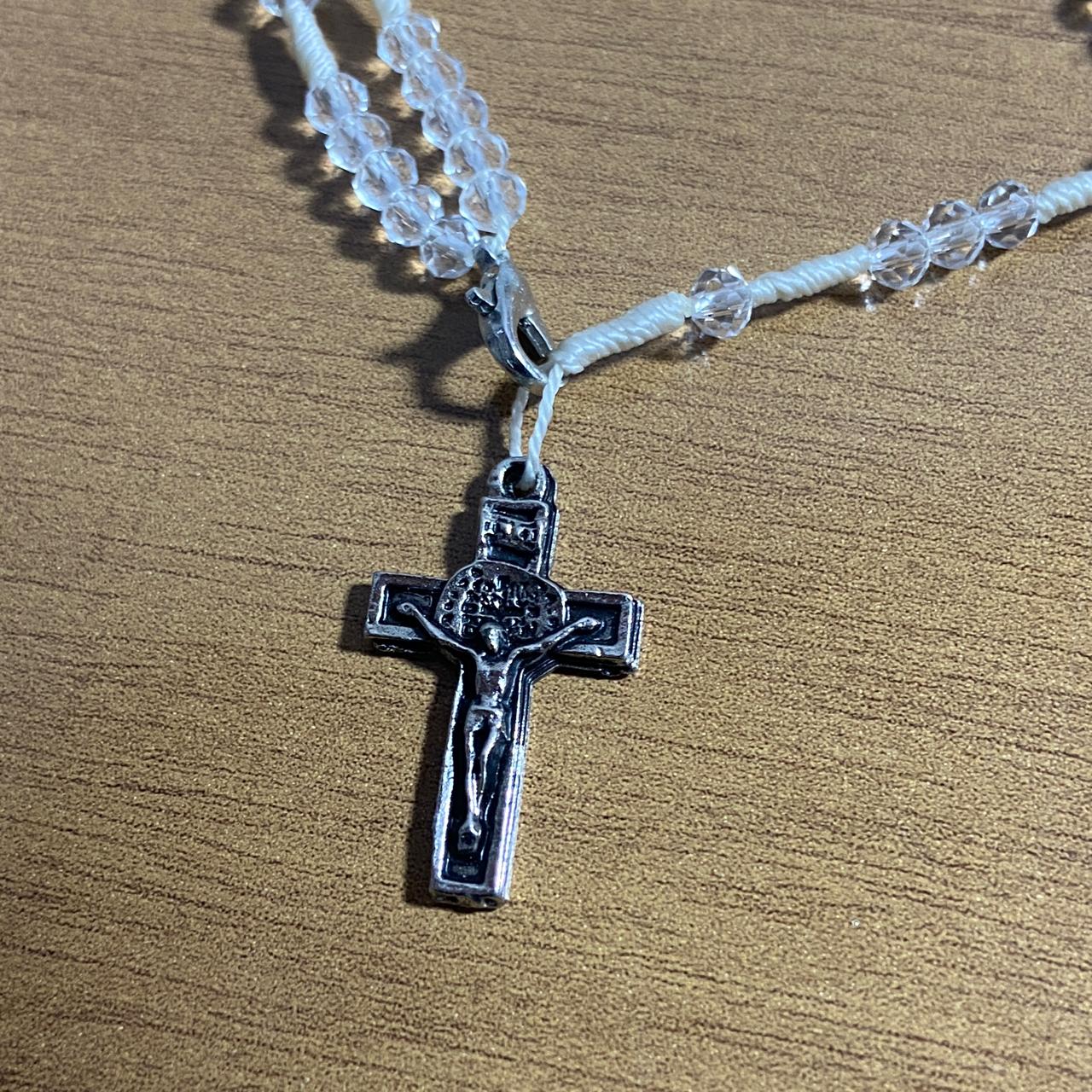 TERÇO PULSEIRA CRISTAL DUAS MEDALHAS TRANSPARENTE  (3 UNIDADES)