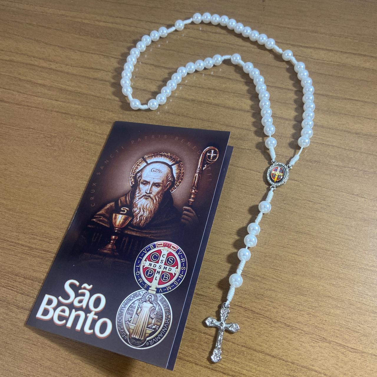 TERÇO PÉROLA MEDALHA SÃO BENTO 8MM (1 UNIDADE)