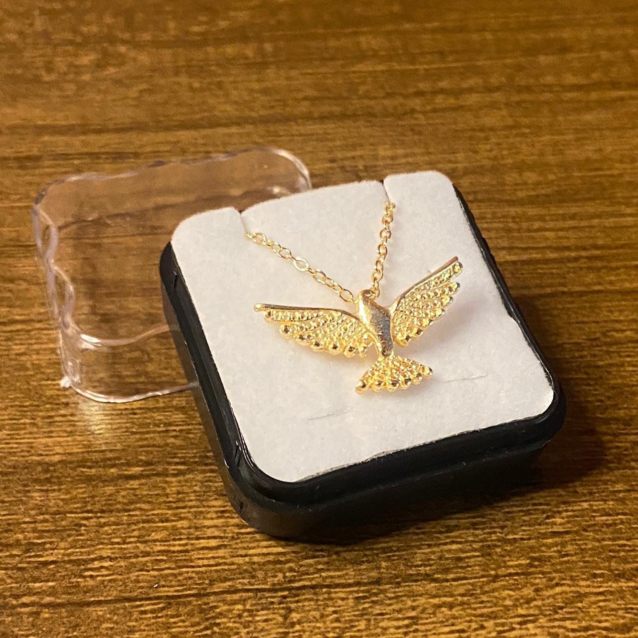 COLAR DOURADO COM PINGENTE DIVINO ESPÍRITO SANTO  (3 UNIDADES)