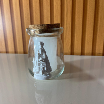 VELA DECORATIVA NO VIDRO NOSSA SENHORA APARECIDA 07CM (1 UNIDADE)