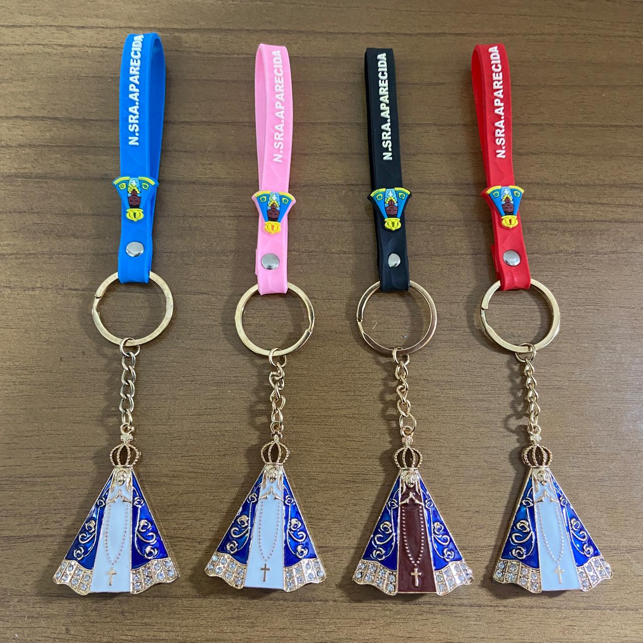 CHAVEIRO LUXO NOSSA SENHORA APARECIDA COM FITA SILICONE CORES SORTIDAS (6 UNIDADES)