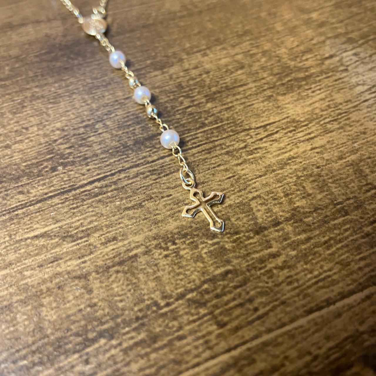 TERÇO DOURADO COM PÉROLA E CRISTAL NOSSA SENHORA APARECIDA 4MM (03 UNIDADES)