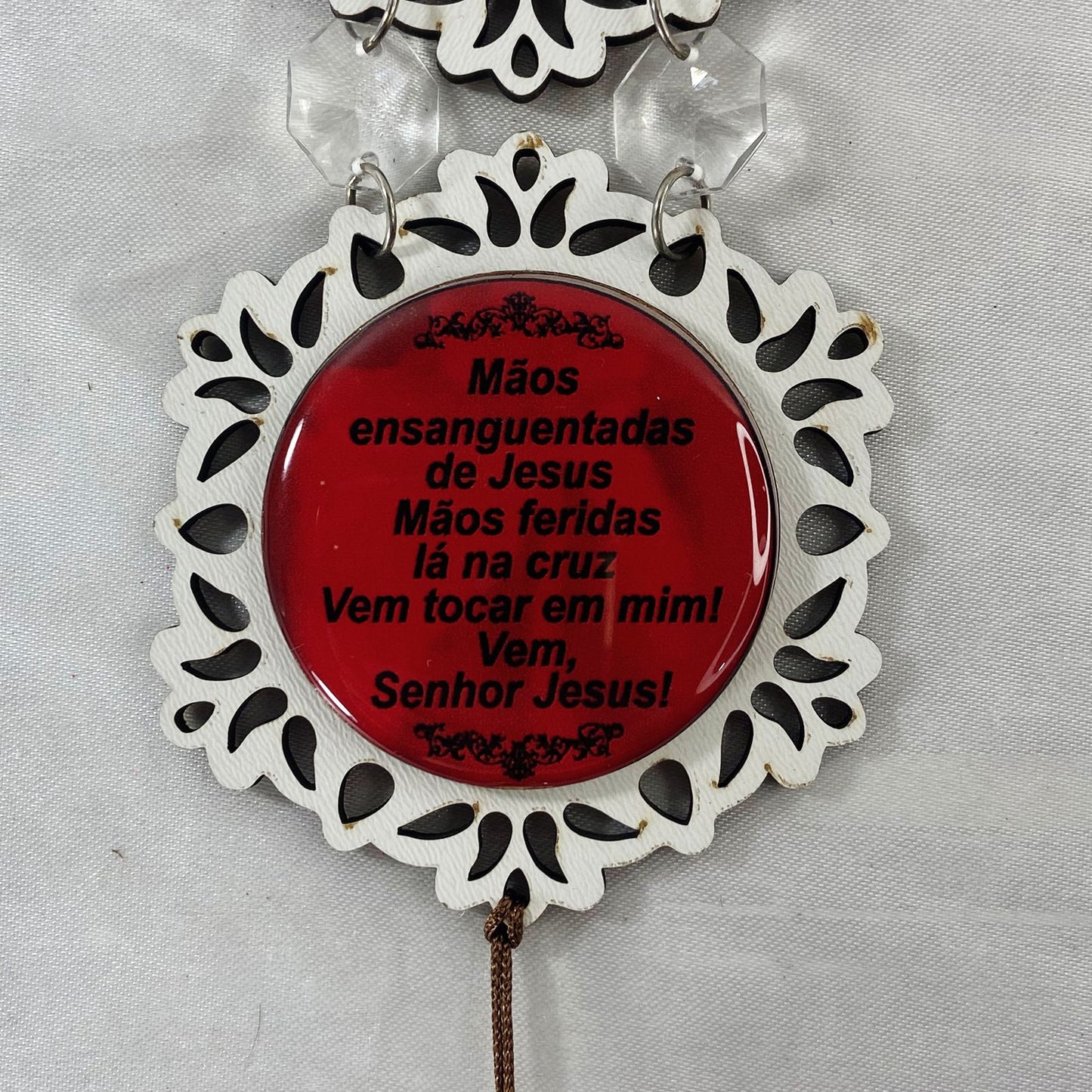 ADORNO DUPLO MINI CIRCULO MÃOS ENSANGUENTADAS DE JESUS (1 UNIDADE)