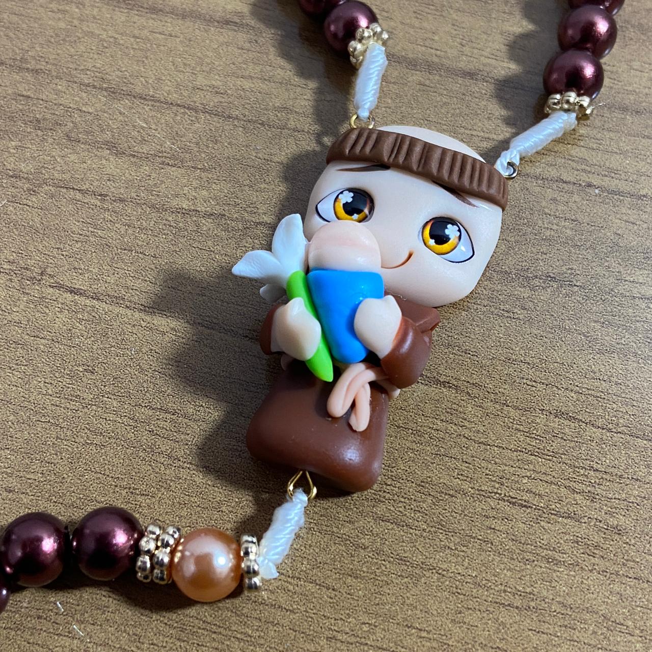 TERÇO PÉROLA MARROM SANTO ANTÔNIO DE BISCUIT (1 UNIDADE)