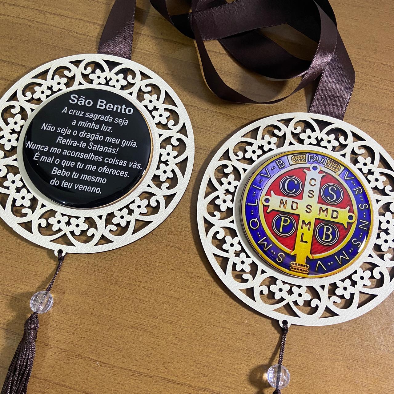 ESCAPULÁRIO DE PORTA BRANCO MEDALHA SÃO BENTO (1 UNIDADE)