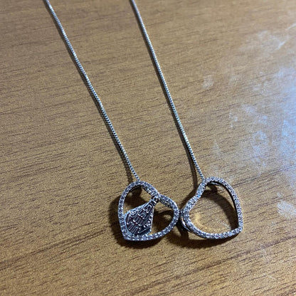 COLAR PRATEADO NOSSA SENHORA APARECIDA E CORAÇÃO COM STRASS   (1 UNIDADE)