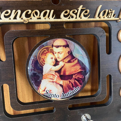 PORTA CHAVE VAZADO RESINADO SANTO ANTÔNIO 14CM (1 UNIDADE)