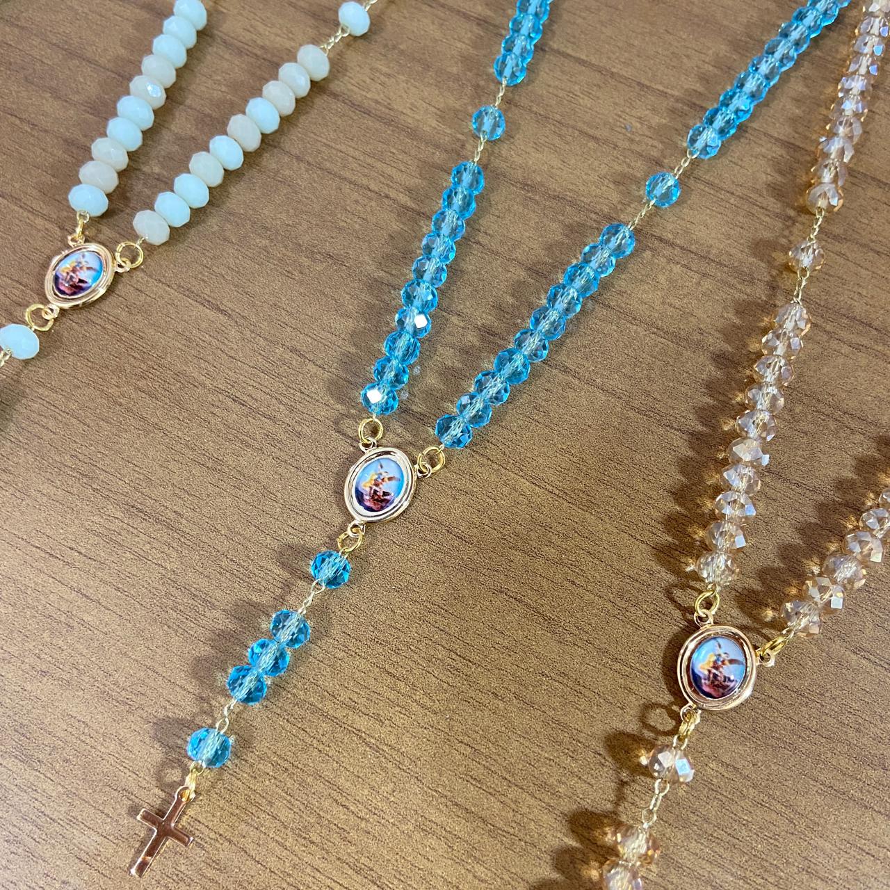 TERÇO PULSEIRA CRISTAL SÃO MIGUEL ARCANJO CORES SORTIDAS (3 UNIDADES)