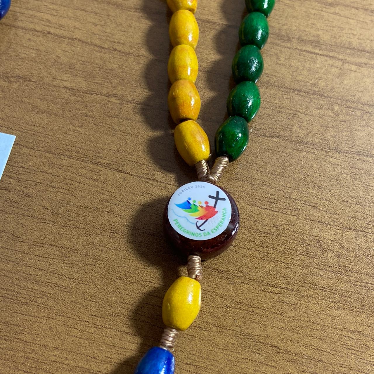 TERÇO DE MADEIRA JUBILEU DA ESPERANÇA 2025 08MM (3 UNIDADES)