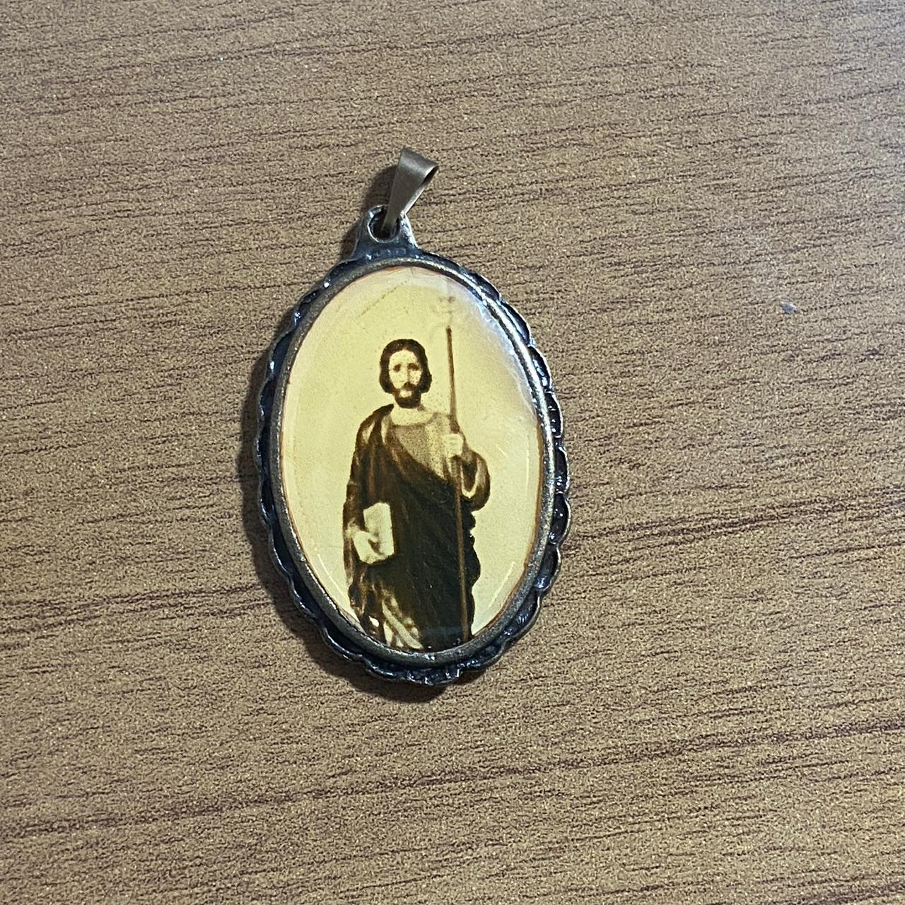 PINGENTE OURO VELHO RESINADO SÃO JUDAS TADEU  (6 UNIDADES)