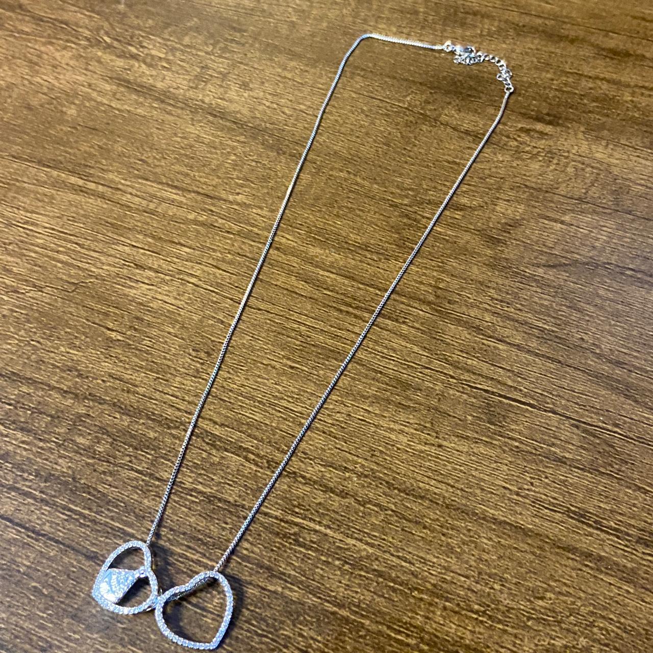 COLAR PRATEADO CORAÇÃO NOSSA SENHORA APARECIDA COM STRASS  (1 UNIDADE)