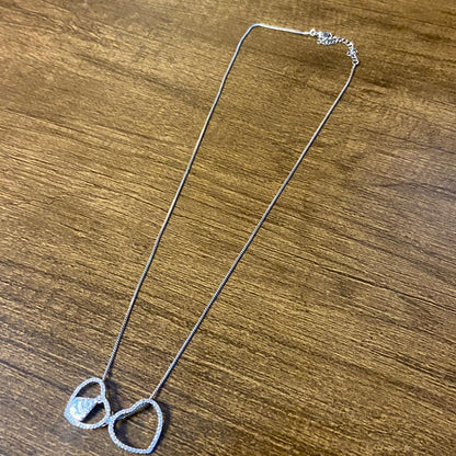 COLAR PRATEADO CORAÇÃO NOSSA SENHORA APARECIDA COM STRASS  (1 UNIDADE)