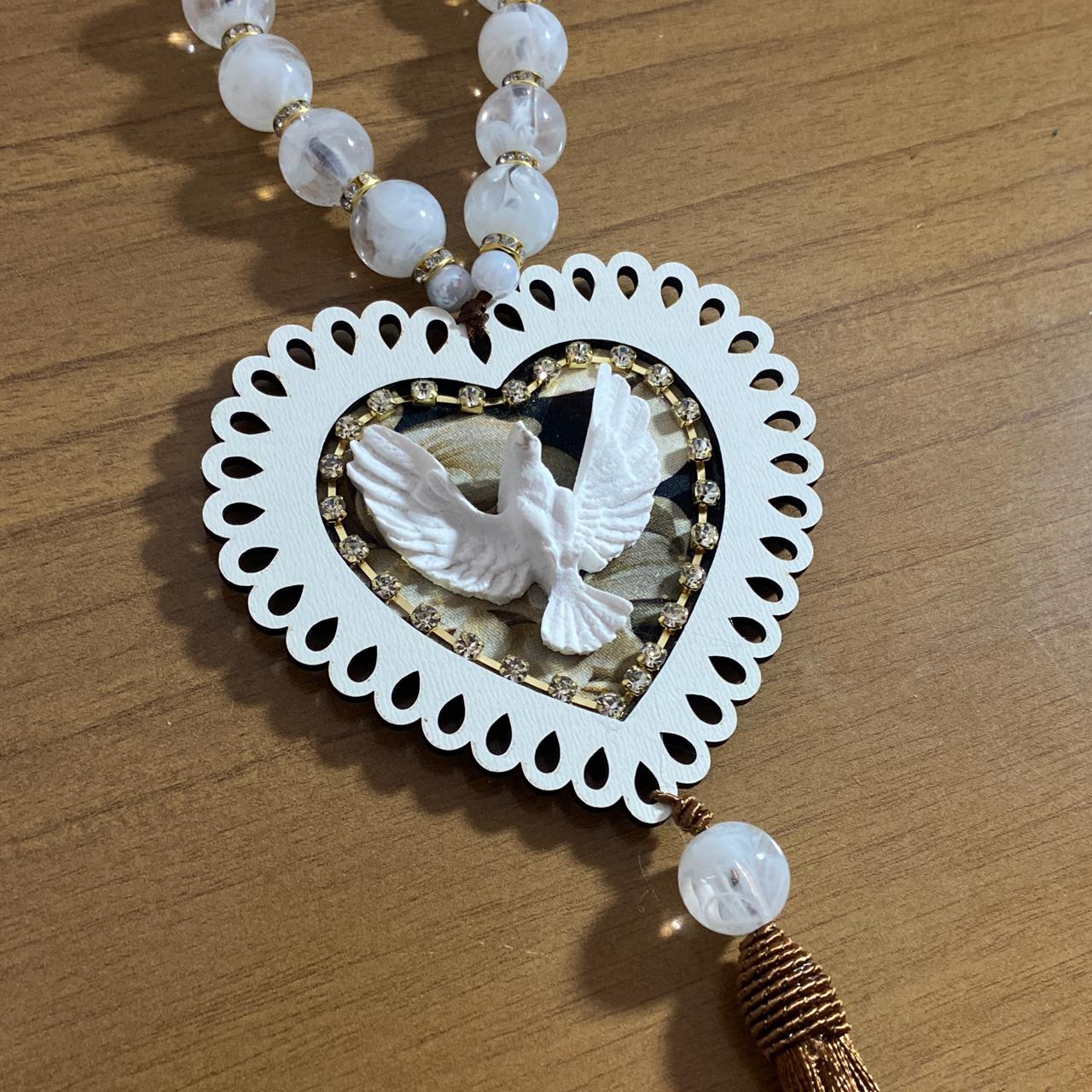 DEZENA PÉROLA MEDALHÃO CORAÇÃO DIVINO ESPIRITO SANTO DE RESINA 15MM (1 UNIDADE)