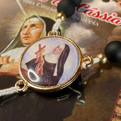 TERÇO PÉROLA PRETA COM MEDALHA RESINADA SANTA RITA DE CÁSSIA 6MM (1 UNIDADE)
