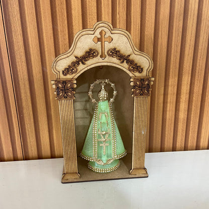 ORATÓRIO DE PAREDE E MESA MDF + IMAGEM DE PLÁSTICO NOSSA SENHORA APARECIDA FLUORESCENTE COM STRASS 15CM (1 UNIDADE)