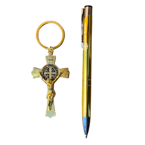 KIT CANETA COM CHAVEIRO CRUCIFIXO MEDALHA SÃO BENTO DOURADO ( 1 UNIDADE)