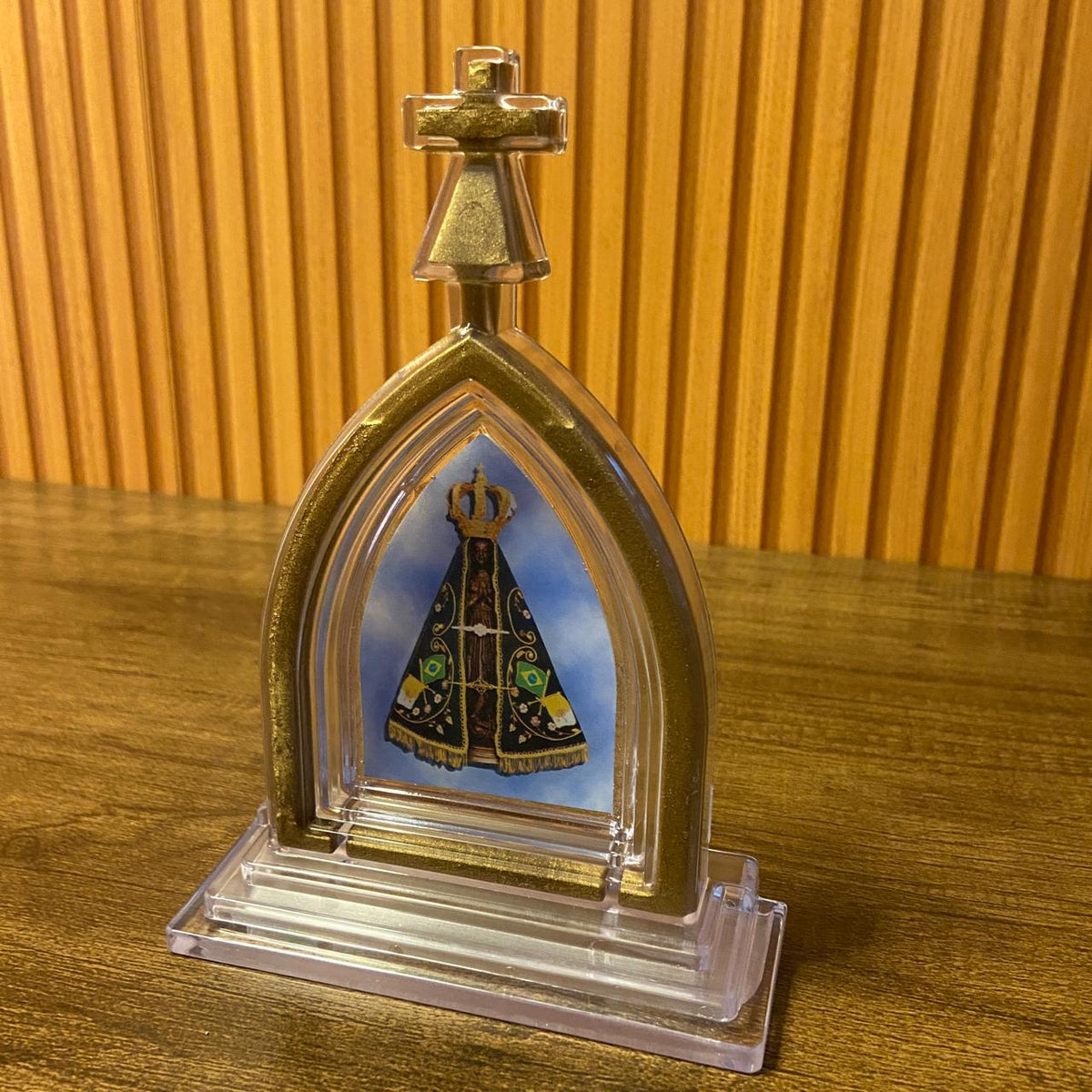 CAPELA ACRÍLICA G NOSSA SENHORA APARECIDA TRANSPARENTE 18X12 CM (1 UNIDADE)