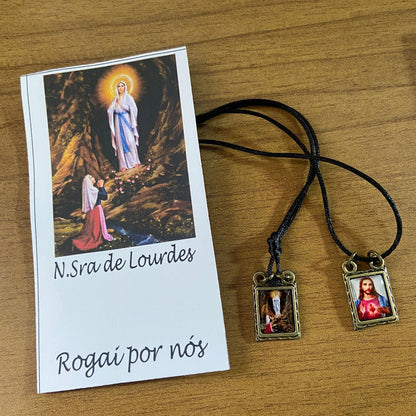 ESCAPULÁRIO DE COURO NOSSA SENHORA DE LOURDES (12 UNIDADES)