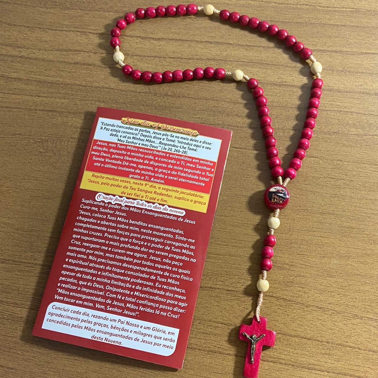 TERÇO DE MADEIRA MÃOS ENSANGUENTADAS DE JESUS 6MM MOD2 (3 UNIDADES)