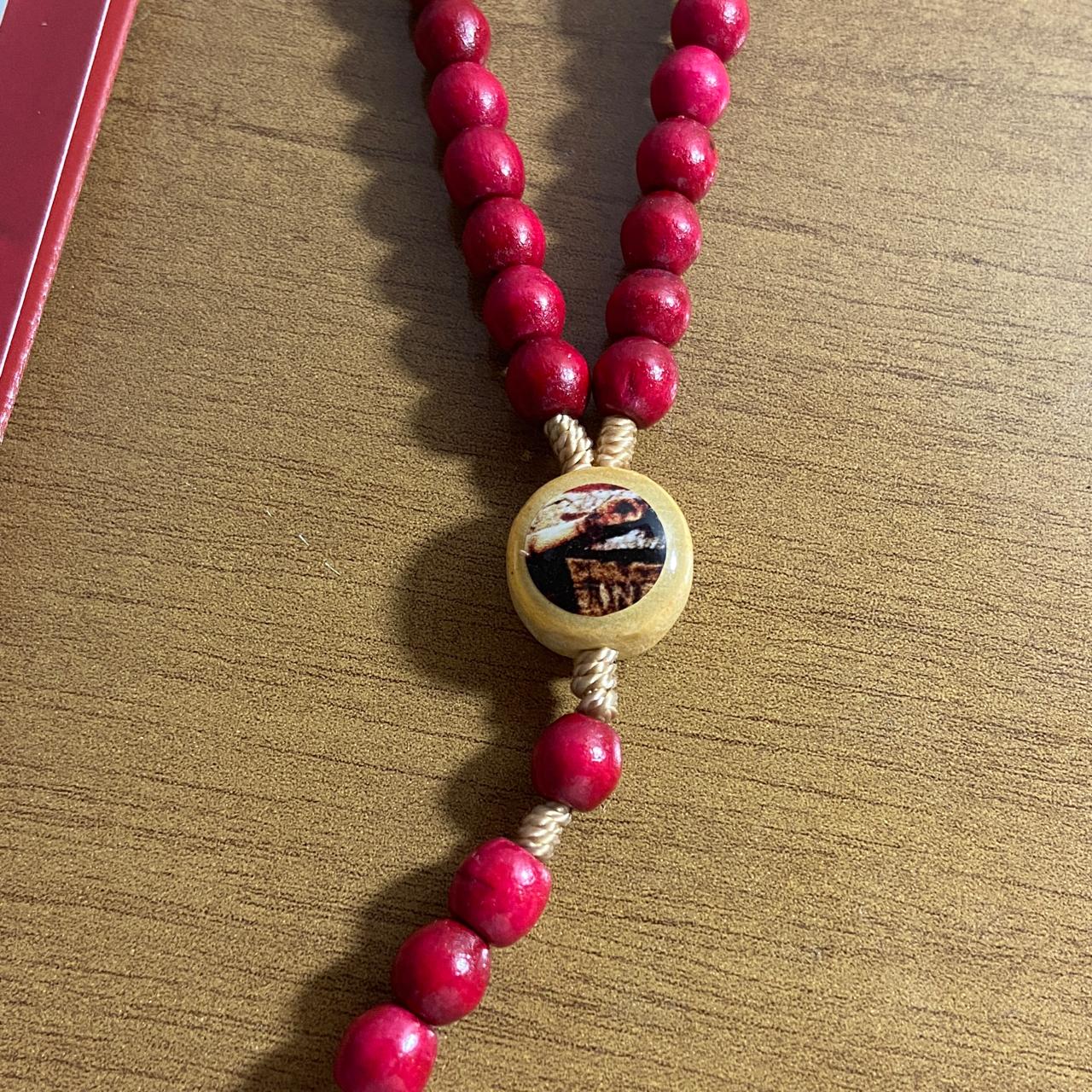 TERÇO DE MADEIRA MÃOS ENSANGUENTADAS DE JESUS SEM CRISTO 6MM MOD1 (3 UNIDADES)