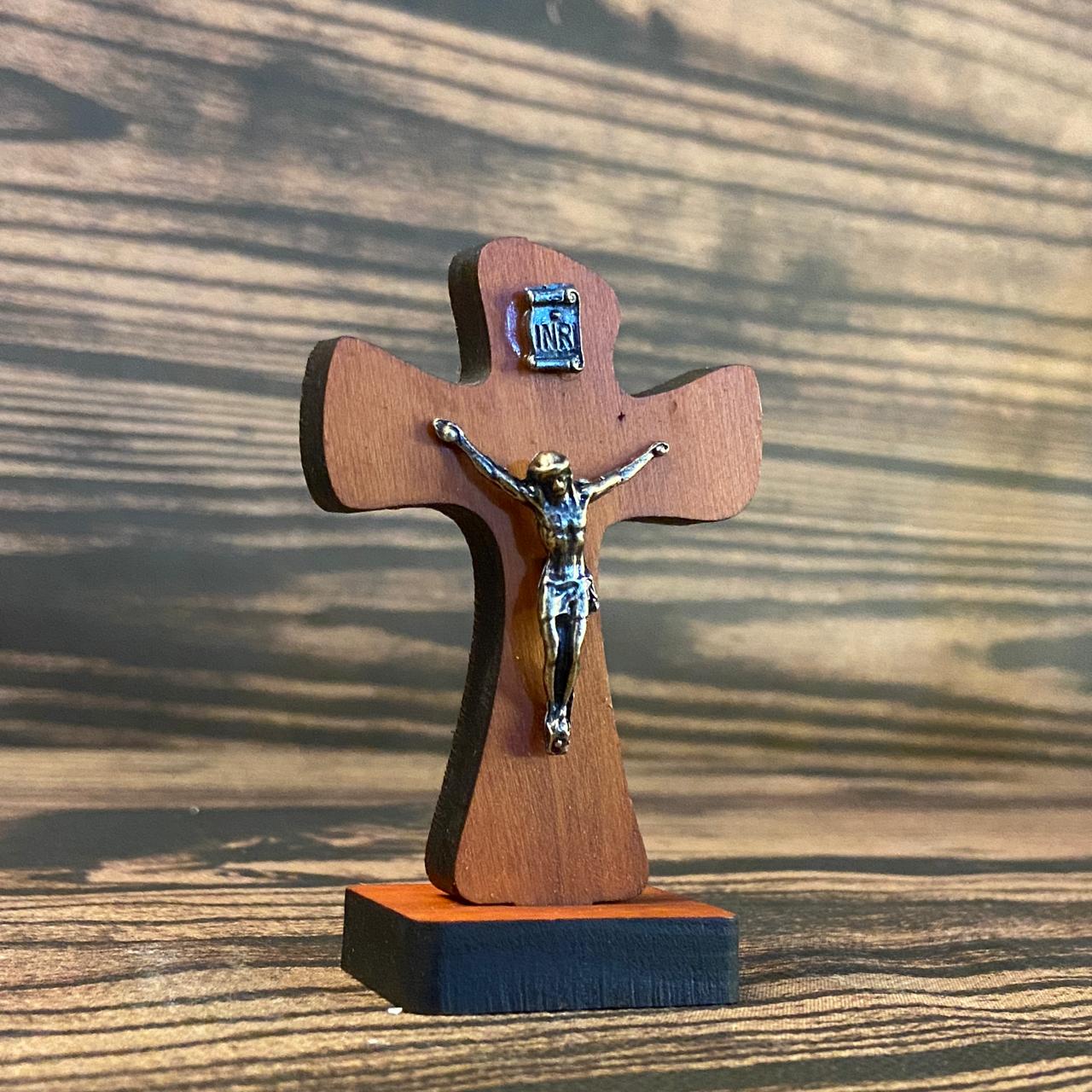 CRUCIFIXO MADEIRA DE MESA  8,5CM (1 UNIDADE)