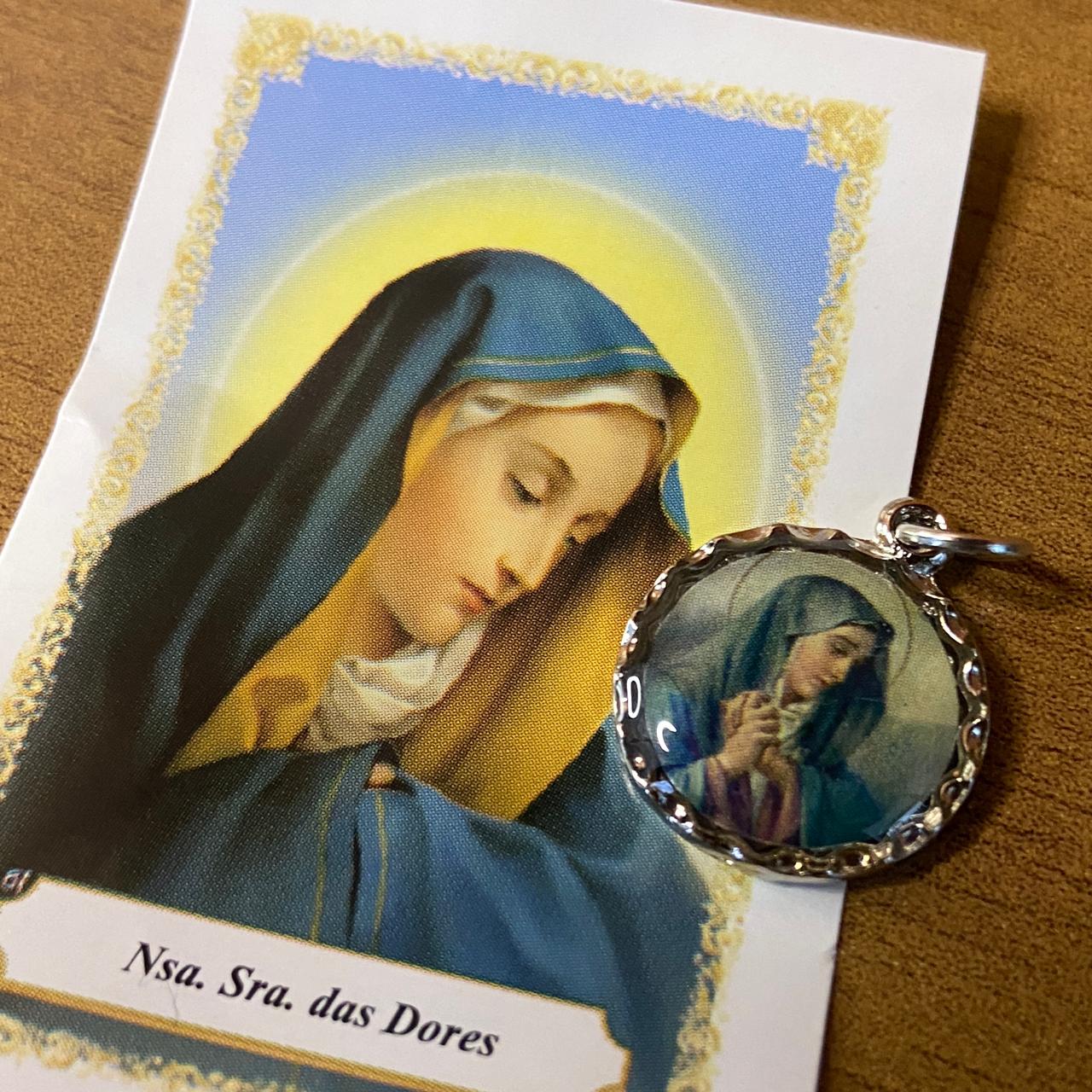 MEDALHA NÍQUEL RESINADA NOSSA SENHORA DAS DORES (6 UNIDADE)