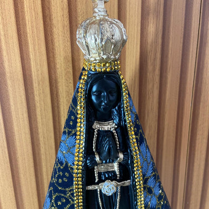 IMAGEM DE GESSO NOSSA SENHORA APARECIDA COM MANTO E STRASS 33CM  (1 UNIDADE)
