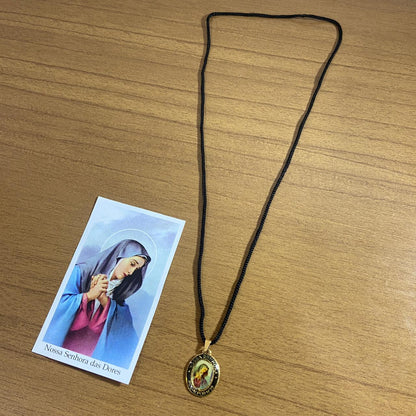 CORDÃO COM MEDALHA RESINADA NOSSA SENHORA DAS DORES (1 UNIDADES)