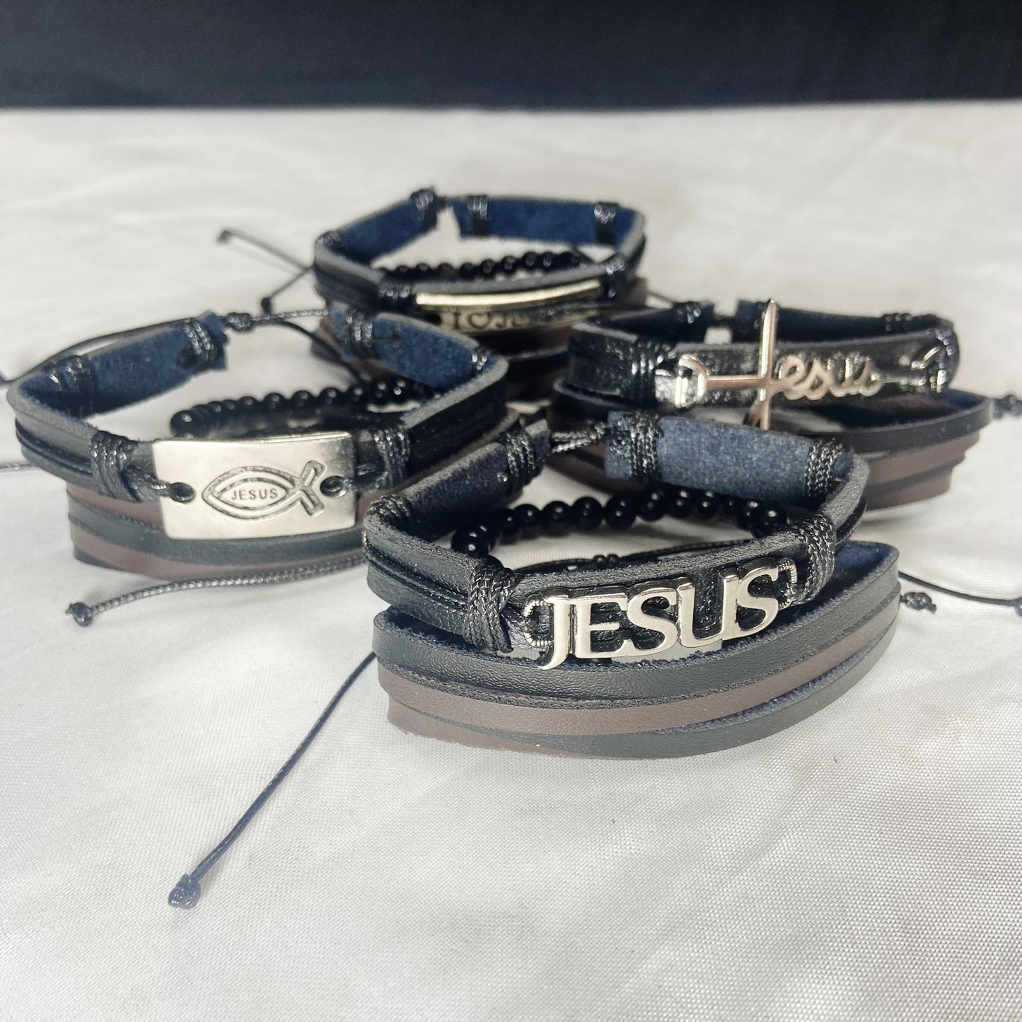 PULSEIRA COURO JESUS MODELOS SORTIDOS (3 UNIDADES)