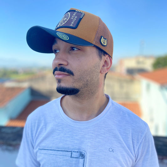 BONÉ MEDALHA SÃO BENTO CARAMELO E PRETO BORDADO  (1 UNIDADES)