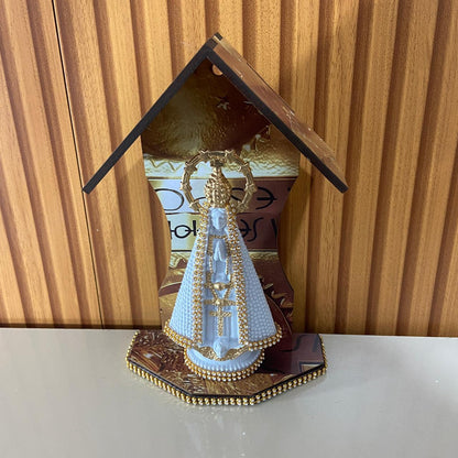ORATÓRIO DE PAREDE E MESA MDF DOURADO+ IMAGEM DE PLÁSTICO NOSSA SENHORA APARECIDA BRANCA COM STRASS 15CM (1 UNIDADE)