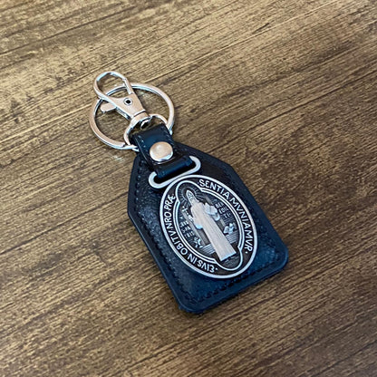 CHAVEIRO COURO COM MOSQUETE MEDALHA SÃO BENTO PRATA VELHA ( 6 UNIDADES)