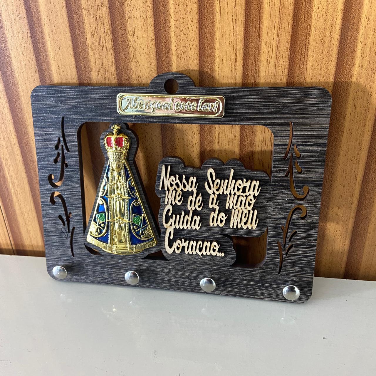 PORTA CHAVE VAZADO NOSSA SENHORA APARECIDA EM RELEVO 14CM (1 UNIDADE)