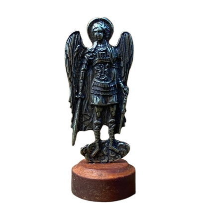 IMAGEM DE MESA METAL OURO VELHO SÃO MIGUEL ARCANJO COM BASE DE MADEIRA 09CM (1 UNIDADE)