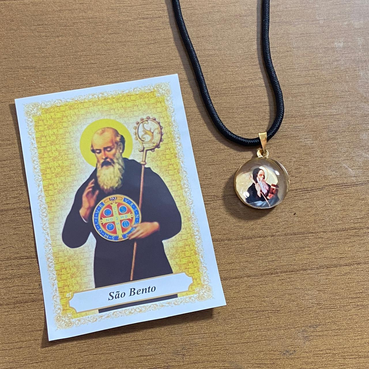 CORDÃO COM MEDALHA DE VIDRO SÃO BENTO (6 UNIDADES)