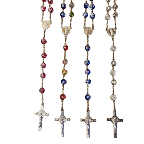 TERÇO ROSAS MEDALHA SÃO BENTO CORES SORTIDAS 08MM (06 UNIDADES)