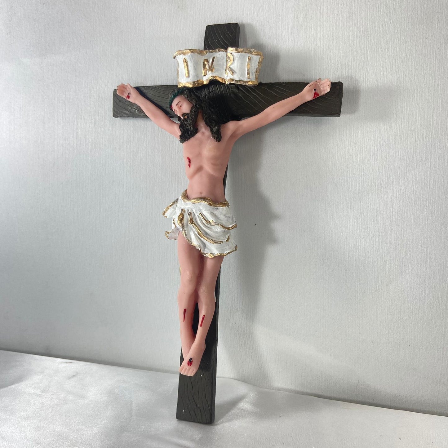 CRUCIFIXO DE RESINA NACIONAL 28CM (1 UNIDADE)