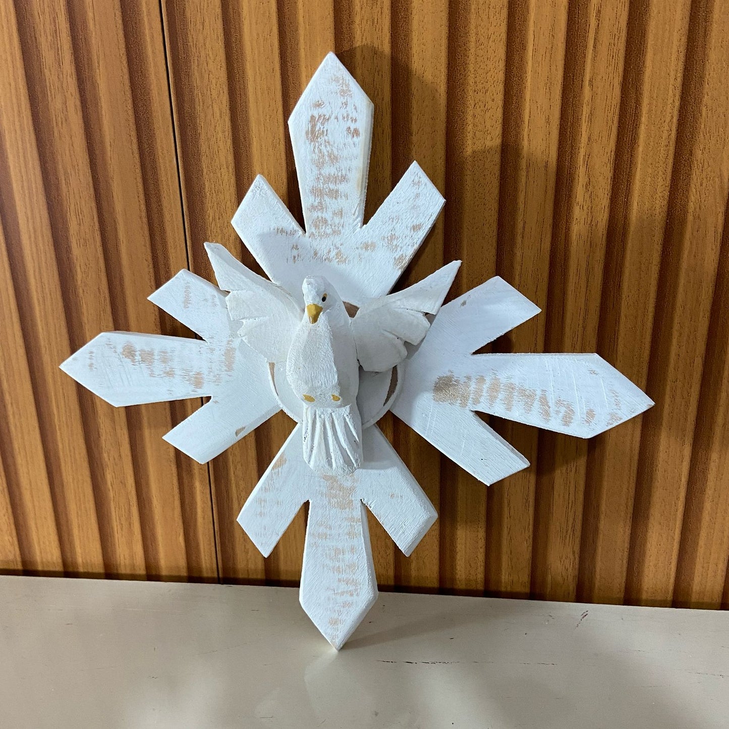 MANDALA MADEIRA BRANCA DIVINO ESPIRITO SANTO 26X27CM  (1 UNIDADE)